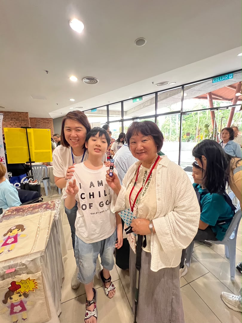 服事特殊儿童，最终不能只停留在课室。帮助孩子，必须从帮助家庭开始。